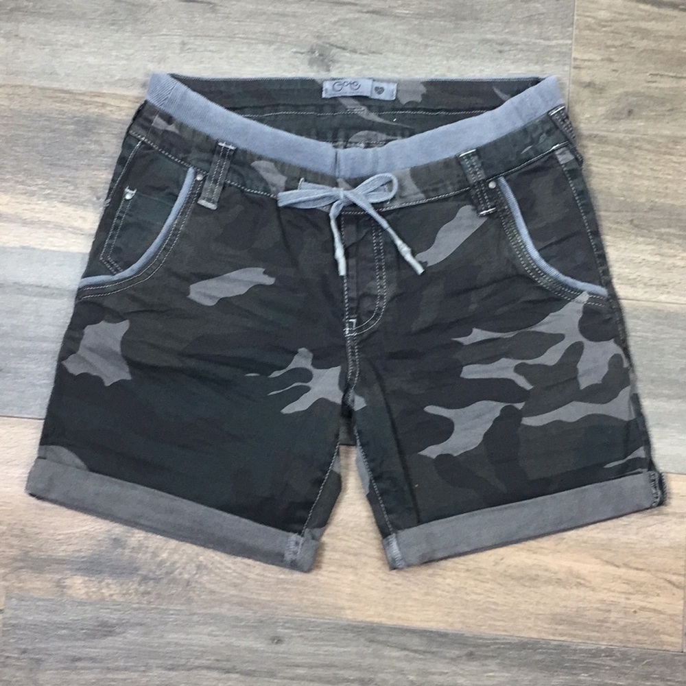 GATE Camo 5 Pocket Pull Up Tie Shorts Size 25 EUC